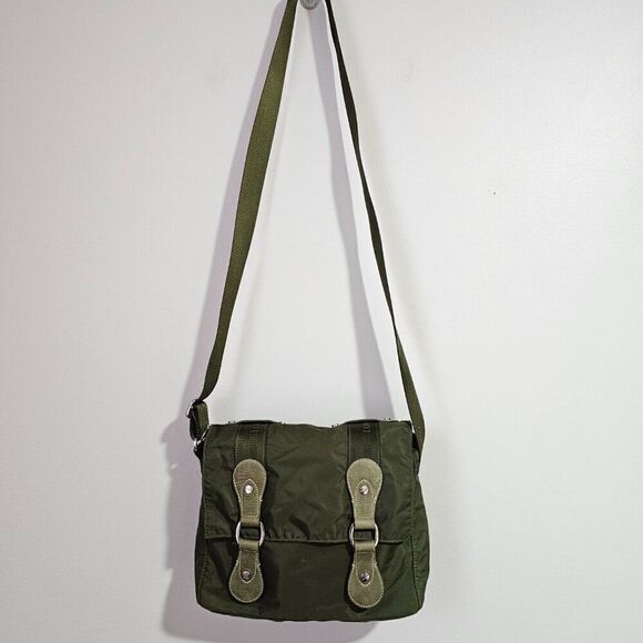Longchamp Handbags - EUC LIKE NEW AUTHENTIC LONGCHAMP GREEN NYLON CROSSBODY BAG MEDIUM